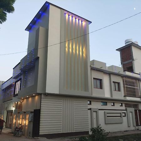 Siyaram Kunj Hotel Ayodhya Exterior photo