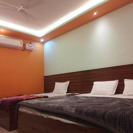 Siyaram Kunj Hotel Ayodhya Exterior photo