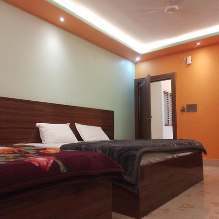 Siyaram Kunj Hotel Ayodhya Exterior photo