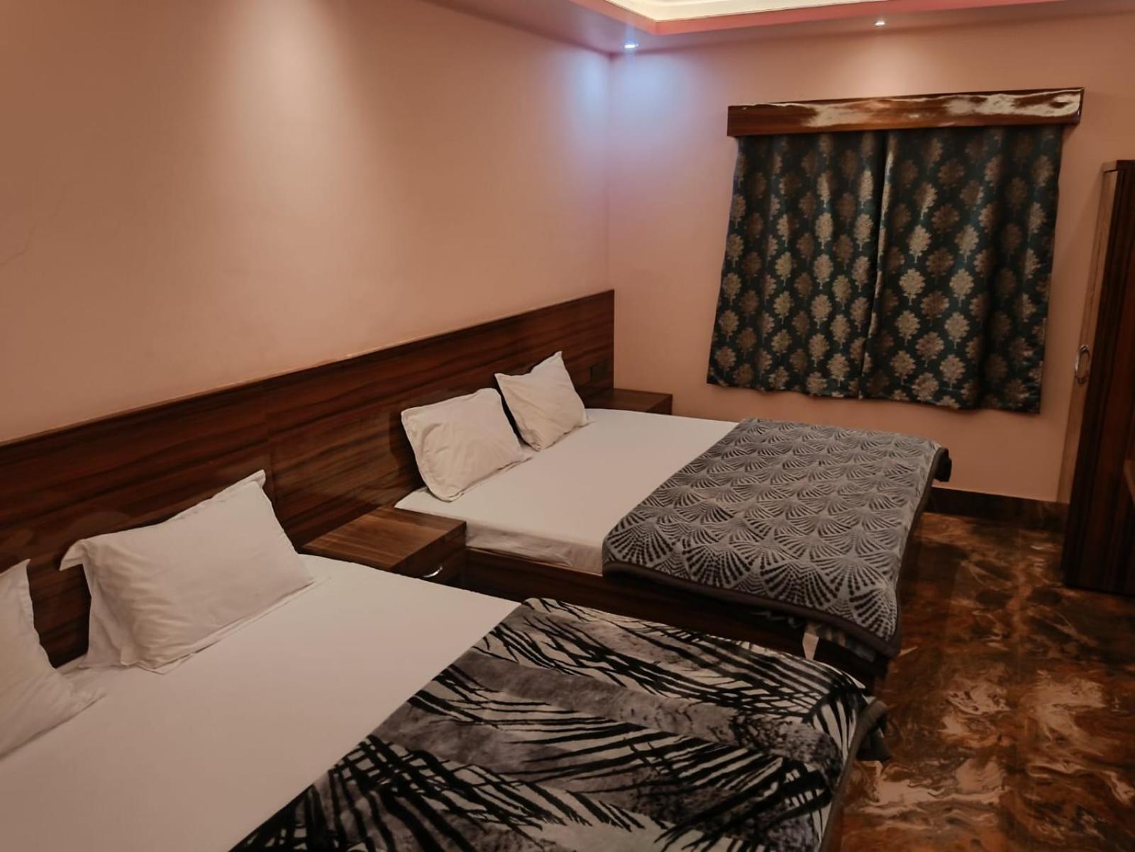 Siyaram Kunj Hotel Ayodhya Exterior photo