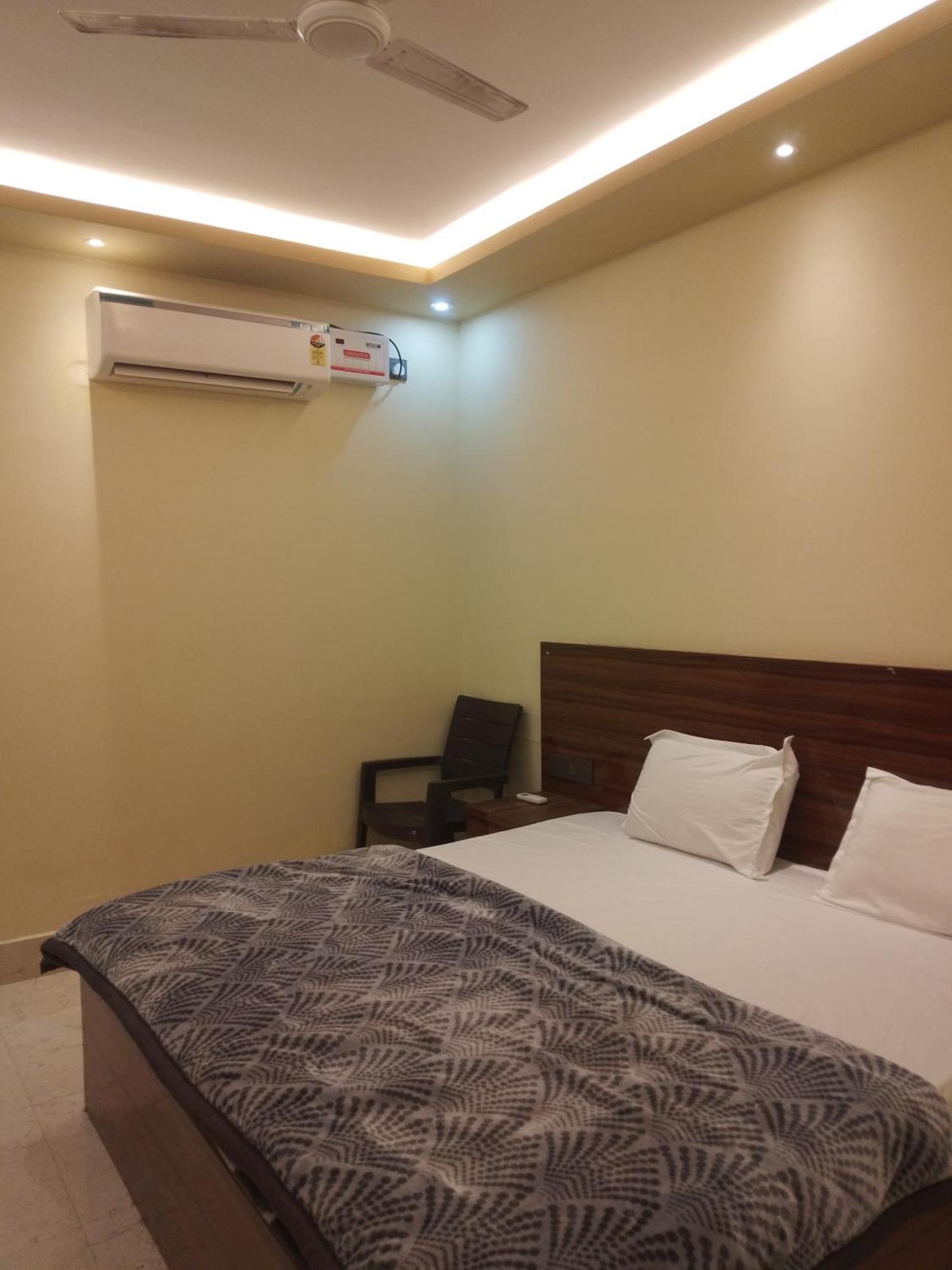 Siyaram Kunj Hotel Ayodhya Exterior photo