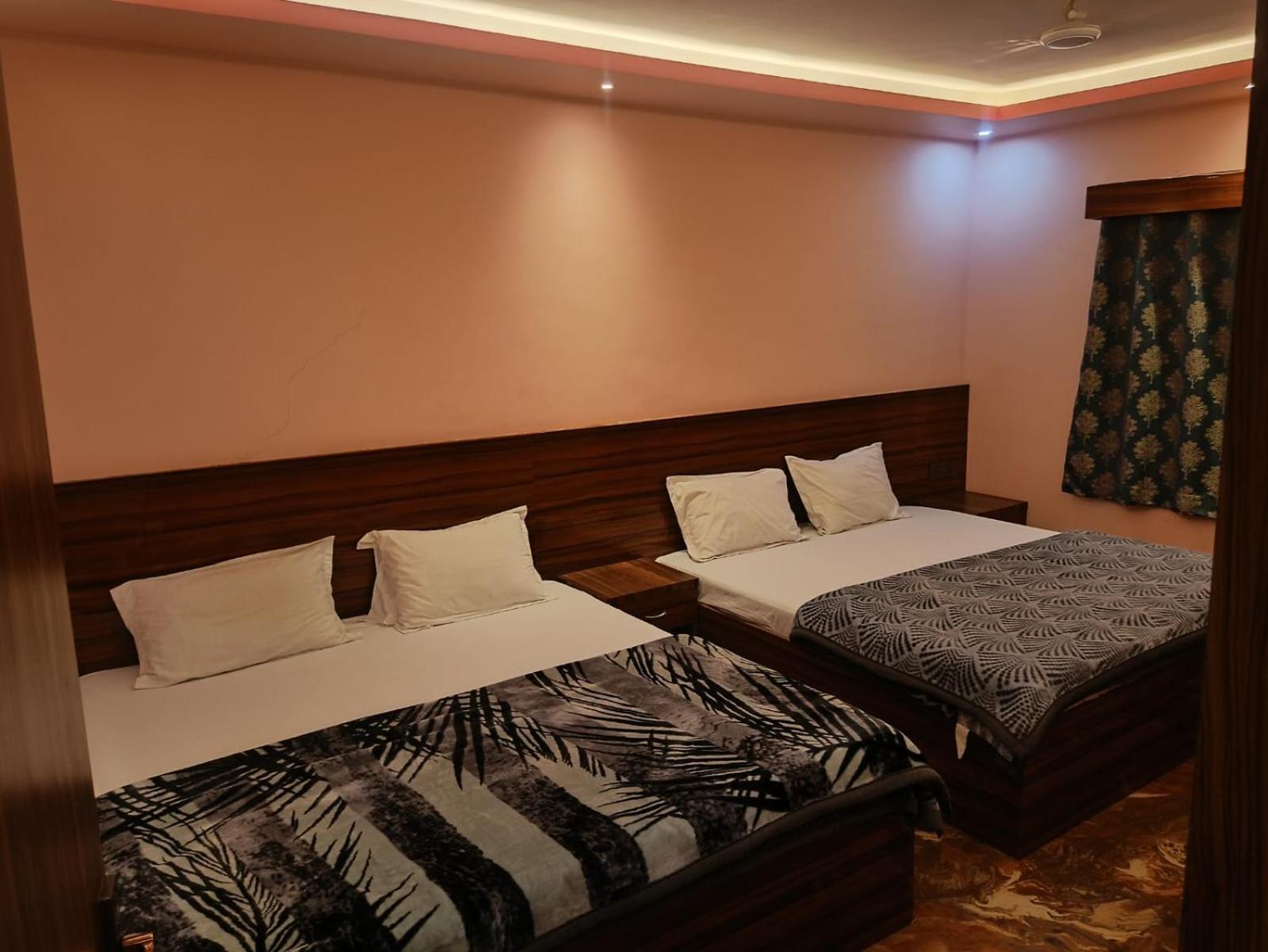 Siyaram Kunj Hotel Ayodhya Exterior photo