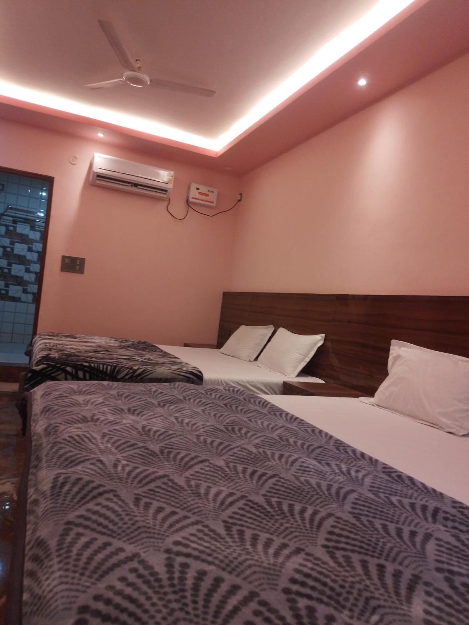 Siyaram Kunj Hotel Ayodhya Exterior photo
