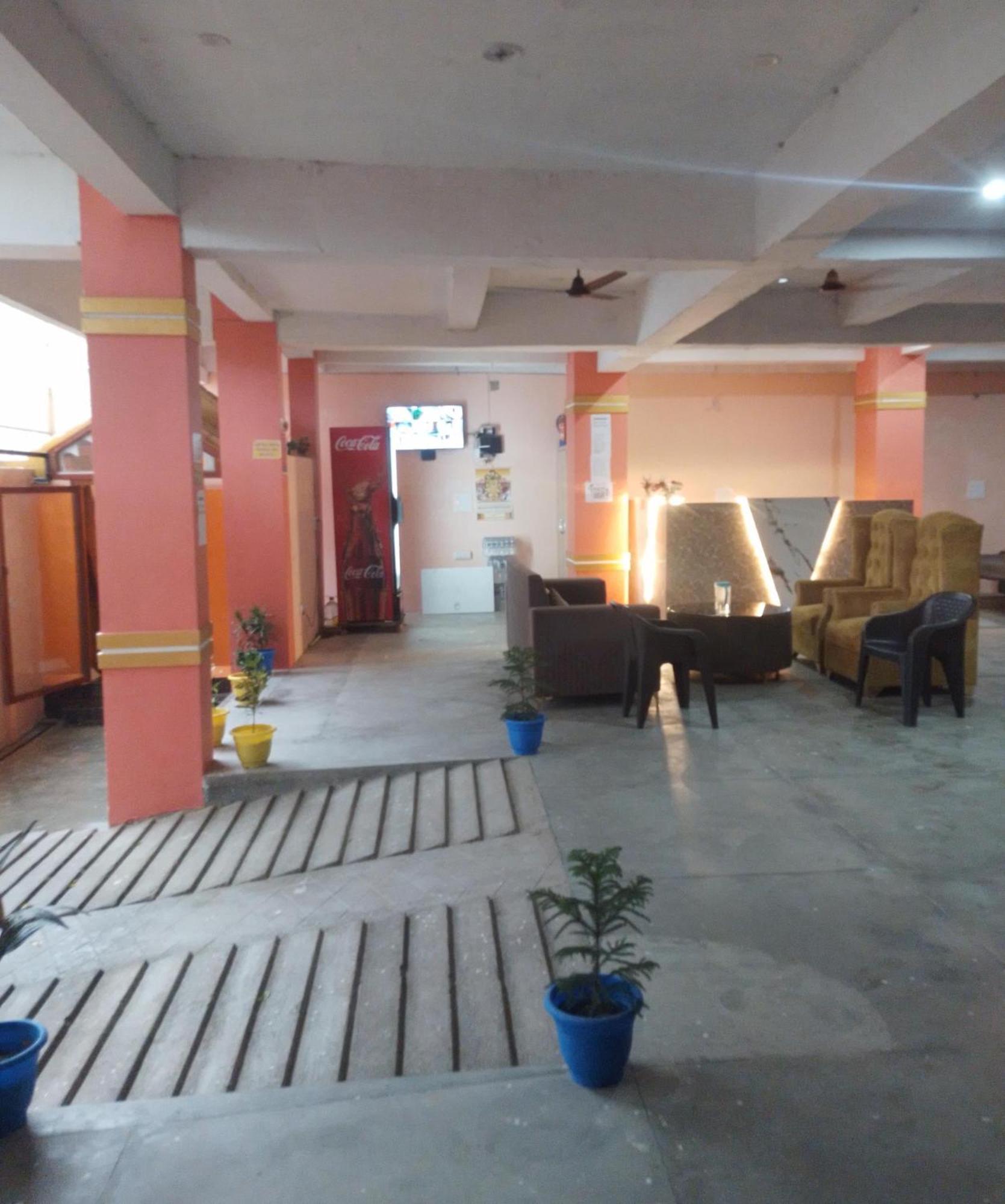 Siyaram Kunj Hotel Ayodhya Exterior photo